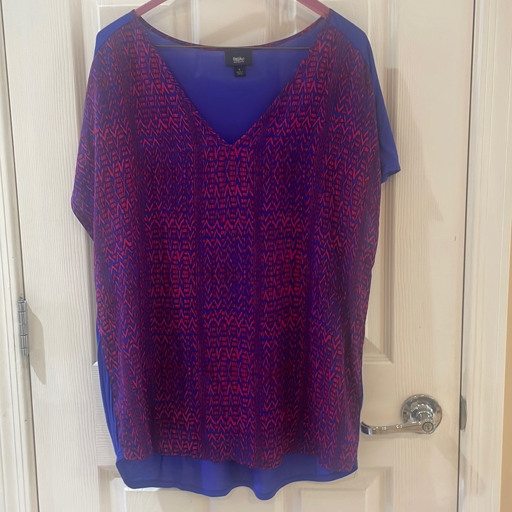 NWOT V-Neck Red/Blue Pattern Cap Sleeve Blouse